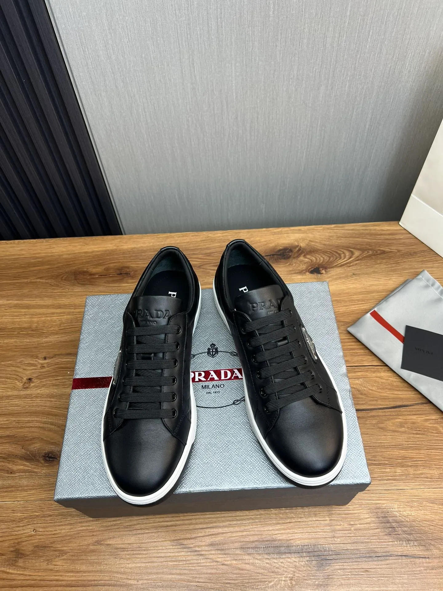 Men's shoes 💰500💰 [PRADA] Popular items in the men's shoe counter, synchronized with the official website, 1 high-quality shipment ✔️Original cowhide splicing + cowhide lining, 1🆚1 replica, original sole, 38-45 (45 customized, non-refundable)